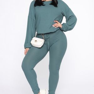 Plus size chill set